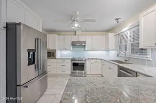 1003 Coral Reef Drive, New Bern, NC 28560 – photo 8: 30-web-or-mls-DSC_7602