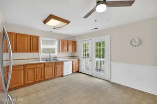 2305 E Oak Island Drive, Oak Island, NC 28465 – photo 8: 2305EOakIslandDrive-24