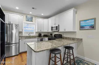 672 Ocean Boulevard W, Holden Beach, NC 28462 – photo 17: 9-web-or-mls-BTS06224