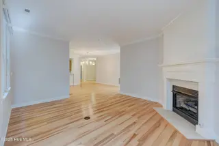 636 Village Park Drive 101, Wilmington, NC 28405 – photo 9: Living Room