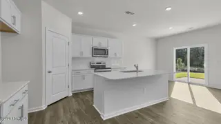 725 Lazy Elm Lane, Aberdeen, NC 28315 – photo 5: Kitchen