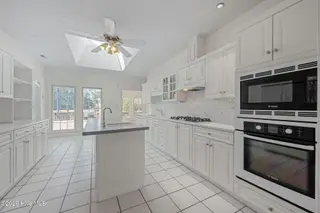 6002 Club House Drive, New Bern, NC 28562 – photo 14: 37-web-or-mls-DSC_2521