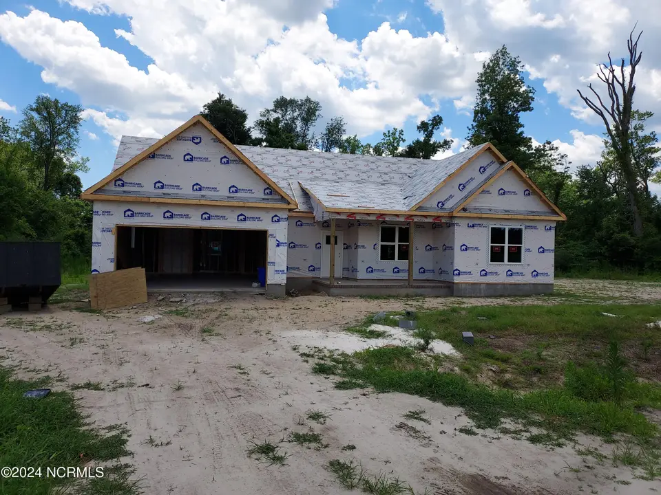 644 Bright Harvest Drive, Maysville, NC 28555 – photo 1 of 3: Similar Build