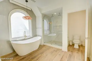 4290 Island Drive, North Topsail Beach, NC 28460 – photo 21: Upstairs Master Bath 1b