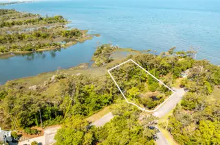 3 West Court, Pine Knoll Shores, NC 28512 – photo 1: McGinnis Point West Court