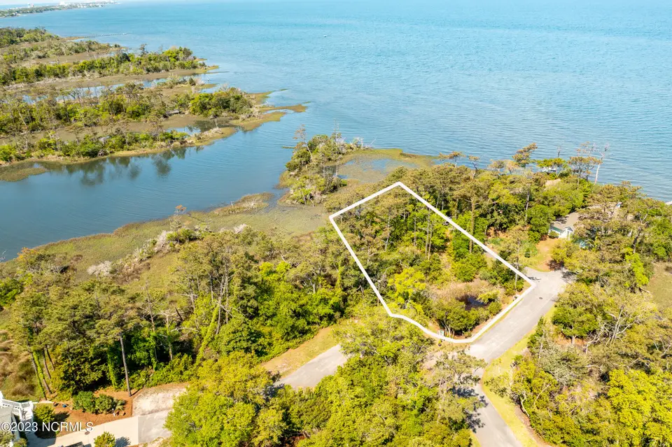 3 West Court, Pine Knoll Shores, NC 28512 – photo 1 of 20: McGinnis Point West Court