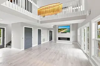 404 Perkins Road, Beaufort, NC 28516 – photo 5: 26-web-or-mls-26-print-590A0243_edit