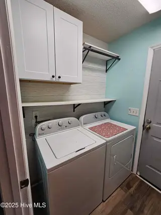3235 Marsh View Drive SW, Supply, NC 28462 — 3-bedroom home in Lockwood Folly, Supply, NC, photo 21 of 36: Laundry Room