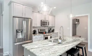 421 Taylorwood Drive, Beaufort, NC 28516 – photo 13: Kitchen bar