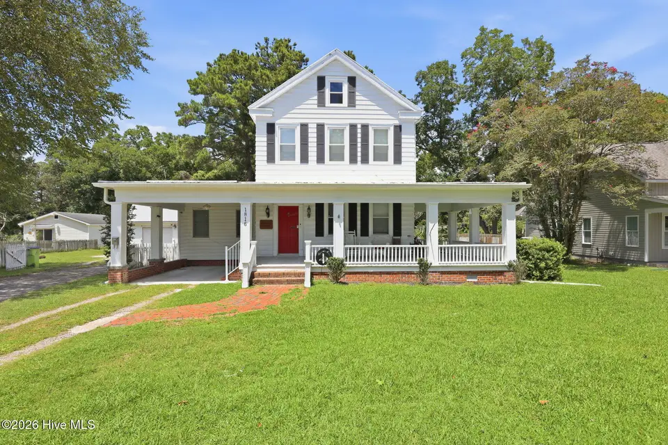 1816 Trent Boulevard, New Bern, NC 28560 – photo 1 of 52: 1-web-or-mls-0C0A0032