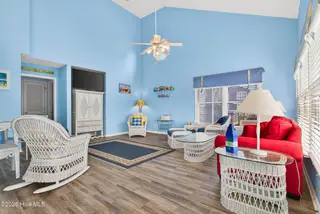 17 Sandpiper Drive, Ocean Isle Beach, NC 28469 — 5-bedroom home in Island Park, Ocean Isle Beach, NC, photo 21 of 54: Kahunaphoto.com-00064