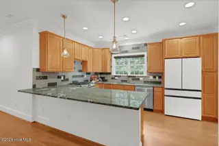 200 Shore Point Drive, Wilmington, NC 28411 — 4-bedroom home in Bayshore Crossing, Wilmington, NC, photo 17 of 71