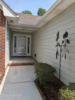 6641 Shire Lane, Wilmington, NC 28411 – photo 2: walk way front porch