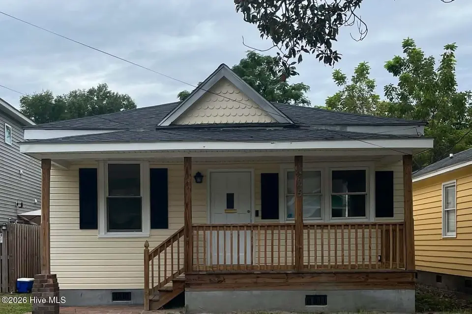 425 Henry Street, Wilmington, NC 28405 — 3-bedroom home in Ridgecrest, Wilmington, NC, photo 1 of 8: Front