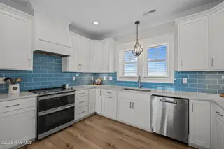 2307 Emerald Drive, Emerald Isle, NC 28594 – photo 13: 37-web-or-mls-1S3A1014