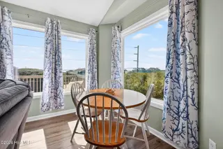 1125 S Topsail Drive, Surf City, NC 28445 – photo 11: Breakfast Area
