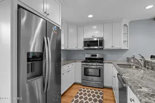 7118 Archers Creek Drive, Emerald Isle, NC 28594 – photo 5: Kitchen