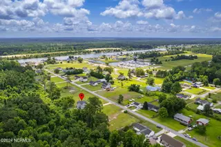 335 Country Club Lane, Newport, NC 28570 – photo 8: Sea Gate home on large property
