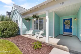 513 Catamaran Drive, Wilmington, NC 28412 – photo 3: 4_front patio