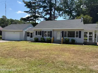 303 Dallas Avenue, Lake Waccamaw, NC 28450 — 3-bedroom home, Lake Waccamaw, NC, photo 2 of 40: Front View
