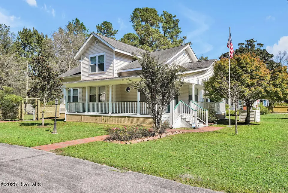 370 Carr Avenue, Rocky Point, NC 28457 — 5-bedroom home, Rocky Point, NC, photo 1 of 42: 370CarrAvenue-3