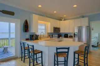 625 New River Inlet Road, North Topsail Beach, NC 28460 – photo 24: 625 New River Inlet Road - Interiors - E