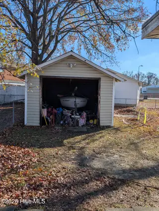 108 S Spence Avenue, Goldsboro, NC 27534 – photo 4: PXL_20251203_160122585