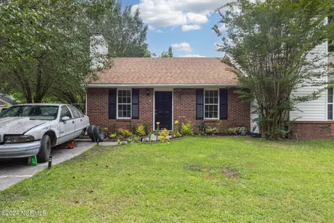 1902 Rolling Ridge Dr, Midway Park