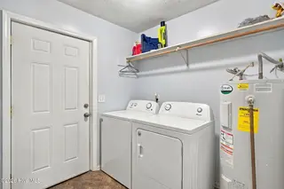 114 NW 23rd Street, Oak Island, NC 28465 — 2-bedroom home in Pinners Point, Oak Island, NC, photo 16 of 32: 15-web-or-mls-DSC09351