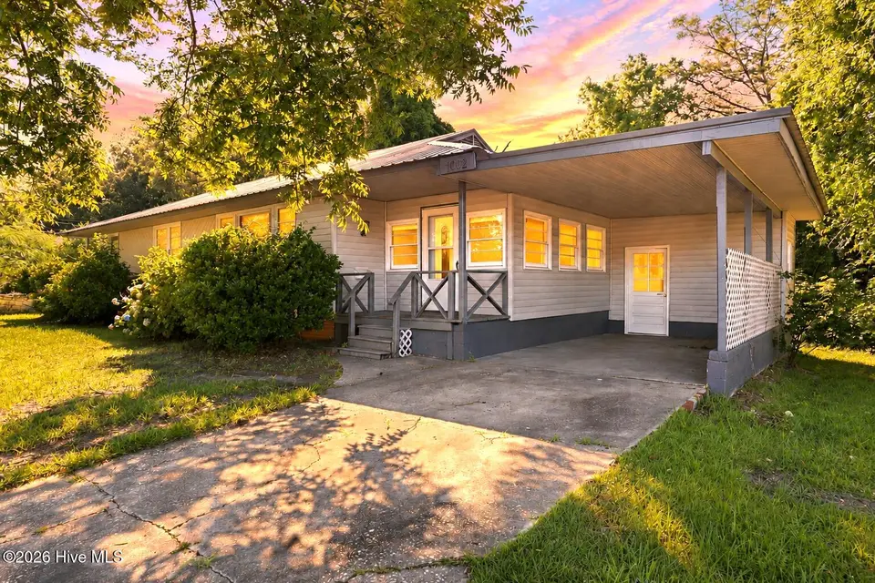 1002 River Street, Jacksonville, NC 28540 – photo 1 of 52