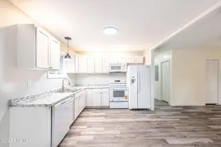 622 Walnut Drive, Jacksonville, NC 28540 – photo 13: Kitchen
