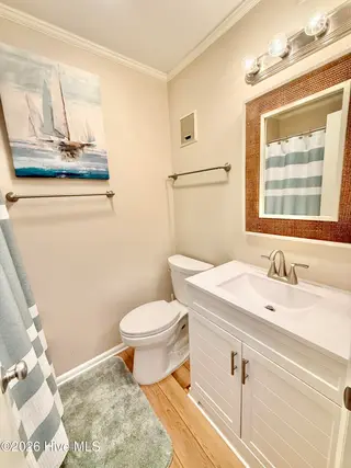 2511 W Fort Macon Road 211-B, Atlantic Beach, NC 28512 – photo 13: Principal Full Bathroom