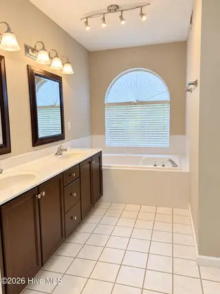 2712 Townes Drive, Greenville, NC 27858 – photo 9: 3657191E-9368-4945-A4C8-CA4B938FAA79