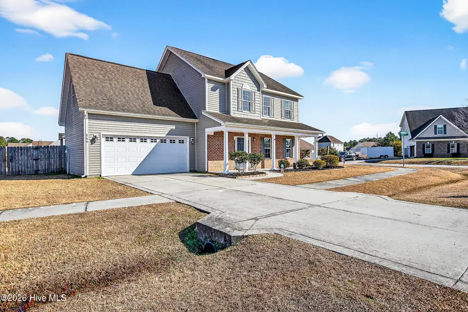266 Silver Hills Drive, Jacksonville, NC 28546 – photo 1 of 32: 03