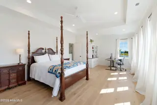 855 Cannonsgate Drive, Newport, NC 28570 – photo 23: Primary suite