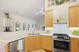 920 Crooked Creek Drive, New Bern, NC 28560 – photo 16: 920 Crooked Creek Drive