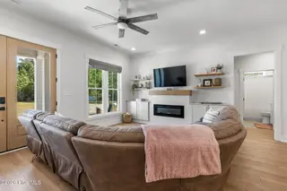 1042 Mable Drive, Calabash, NC 28467 — 3-bedroom home, Calabash, NC, photo 7 of 55: Living Room