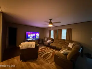 910 Mccaskill Drive, Kinston, NC 28501 — 4-bedroom manufactured home, Kinston, NC, photo 3 of 27: IMG_6135