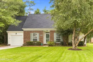 2704 Manor Court, Wilmington, NC 28405 – photo 2: 002_2704_manor_court_wilmington-2_780