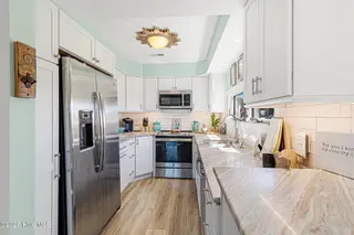 545 Salter Path Road L7, Pine Knoll Shores, NC 28512 – photo 4: Kitchen