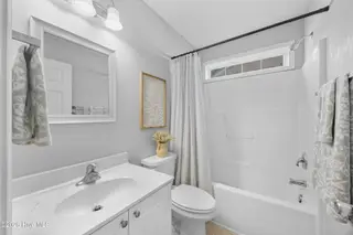 6337 Branford Road, Wilmington, NC 28412 — 4-bedroom home in Arrondale, Wilmington, NC, photo 20 of 53: 16_bathroom