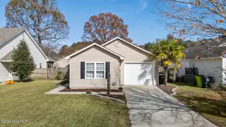 3712 Elizabeth Avenue, New Bern, NC 28562 – photo 4: 4-web-or-mls-DJI_20251113120343_0013_D