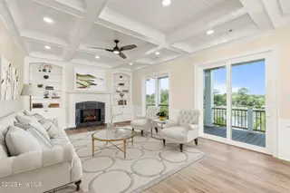 1827 Olde Farm Road, Morehead City, NC 28557 – photo 4: Living Room