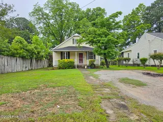 1011 E 6th Street, Washington, NC 27889 – photo 1: FRONT