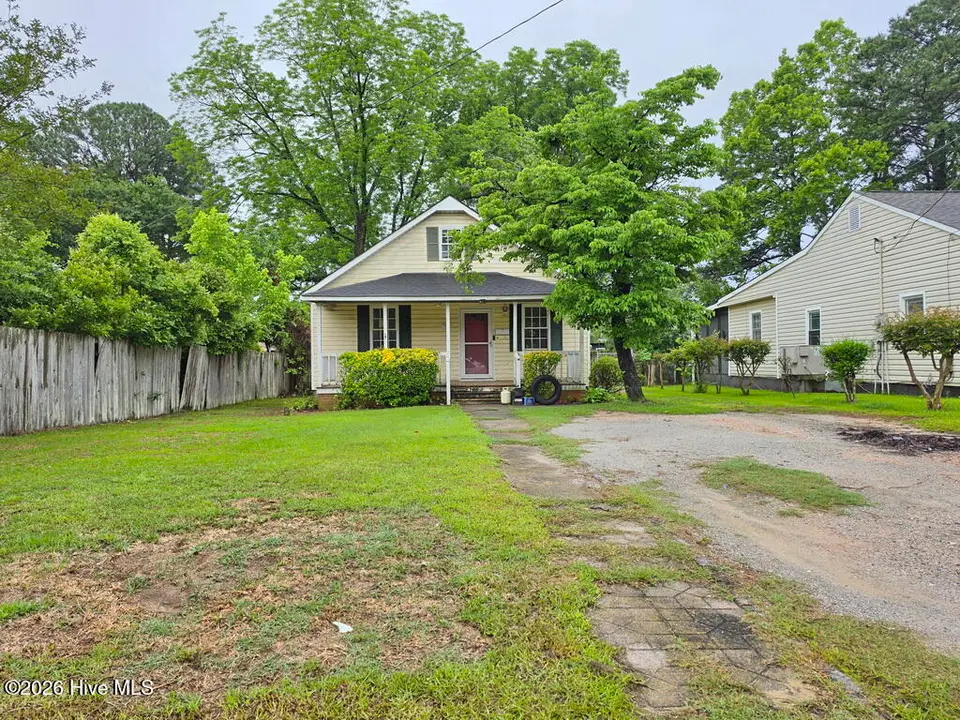 1011 E 6th Street, Washington, NC 27889 – photo 1 of 17: FRONT