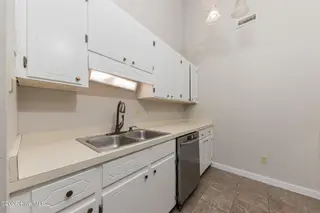 114 Jenny Lane, Havelock, NC 28532 — 3-bedroom townhome in Village Park, Havelock, NC, photo 14 of 37: Kitchen