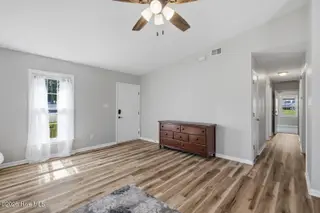 530 Shadowridge Road, Jacksonville, NC 28546 — 4-bedroom home in Brynn Marr, Jacksonville, NC, photo 6 of 32: shadow-7
