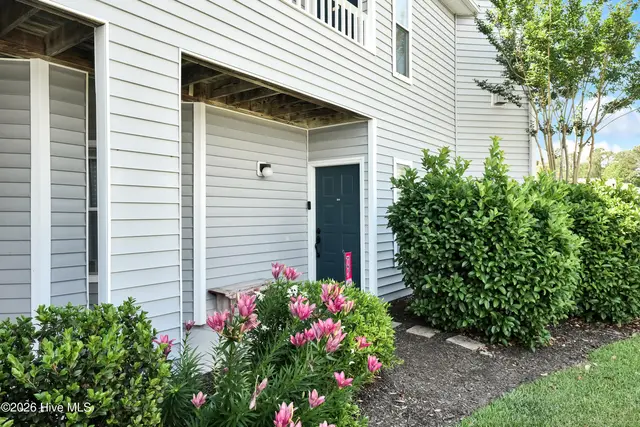 4148 Breezewood Drive Apt 104, Wilmington, NC 28412