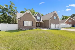 402 King Richard Court, Jacksonville, NC 28546 – photo 3: king-3