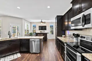 715 Southernwood Place, Hubert, NC 28539 — 4-bedroom home in Peyton's Ridge, Hubert, NC, photo 13 of 68